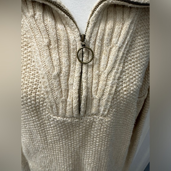 NWOT Universal Thread Collared Oatmeal Sweater Size L - Picture 2 of 5